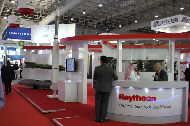 Raytheon stand Dubai Airshow 2015