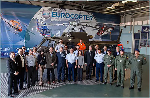On September 25, Eurocopter delivered the first two AS550 C3 Fennec helicopters to the Ecuadorian Ministry of Defense under a contract signed in 2010 for seven of these helicopters and two AS350 B2s, which were delivered in December 2011. The contract contemplates delivery of two Fennecs per year until 2015.