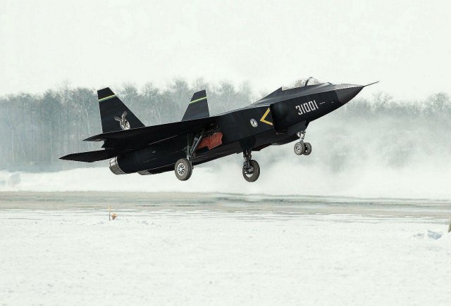 Over 130 aircraft of various types will participate in the 10th China International Aviation & Aerospace Exhibition to be unveiled on November 11, 2014 in Zhuhai of south China’s Guangdong province, and the J-31 stealth fighter will also appear in Zhuhai and conduct a demonstration flight, according to Nanfang Daily. 