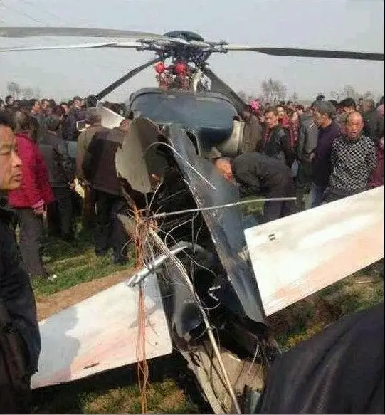 A military helicopter crashed in a farm in Northwest China's Shaanxi Province on Tuesday afternoon, and the two pilots have been sent to a nearby hospital, local authorities said on Tuesday.
