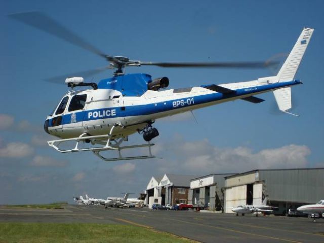 Botswana’s Police Service today signed for a contract for three new AS350 B3e ‘Ecureuil” aircraft for its Police Air Support Branch, Airbus Helicopters announced on January 26. The new helicopters will be customised to the Botswana Police Service’s specification, including the installation of night vision equipment for night-time operations and other law enforcement equipment. The start of delivery of the new aircraft is scheduled for later in 2015.
