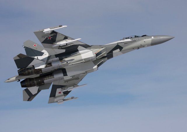 Russian Ministry of Defense will sign a contract with United Aircraft Corporation (UAC) for delivery of 48 Su-35 multi-role fighters at MAKS-2015 airshow, Interfax-AVN reports with reference to sources close to the aircraft industry and the Russian defense ministry. 