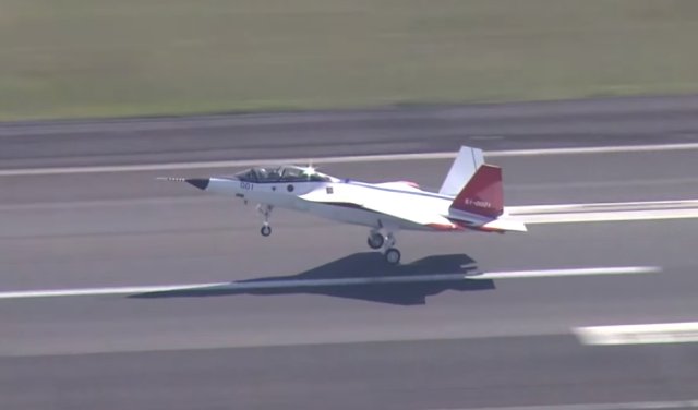 Japan X 2 fighter jet prototype took to the skies 640 001