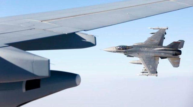 RAAF KC 30A tanker successfully refuels F 16 fighters during combat mission 640 002