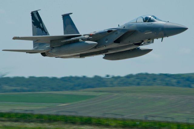 USAF will send F 15 fighter jets in Bulgaria for air policing mission 640 001