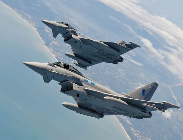 UK plans to create a Top Gun style unit for RAF s pilots 640 001