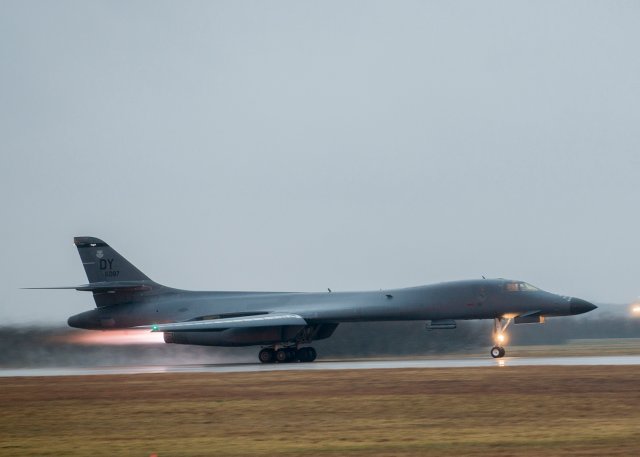 USAF Block 16 B 1 bomber performs first ever long range strike drill 640 001