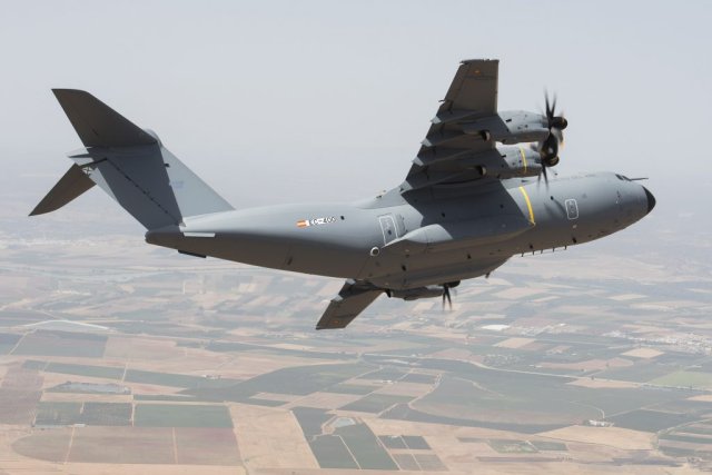 Spanish Air Force s first Airbus A400M airlifter took to the skies 640 001