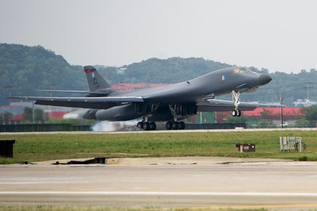 USAF sends B 1B Lancer bomber to Osan AB amid tension with North Korea 640 001