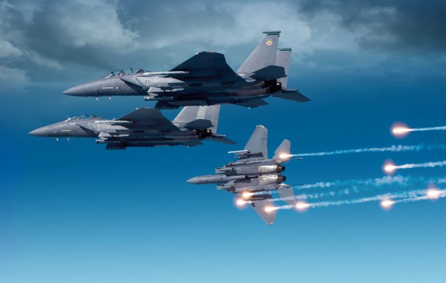 USAF F 15 EPAWSS modernization completes Critical Design Review 640 001