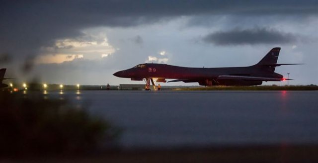 US Air Force sends B 1B strategic bombers off North Korea s east coast 640 001