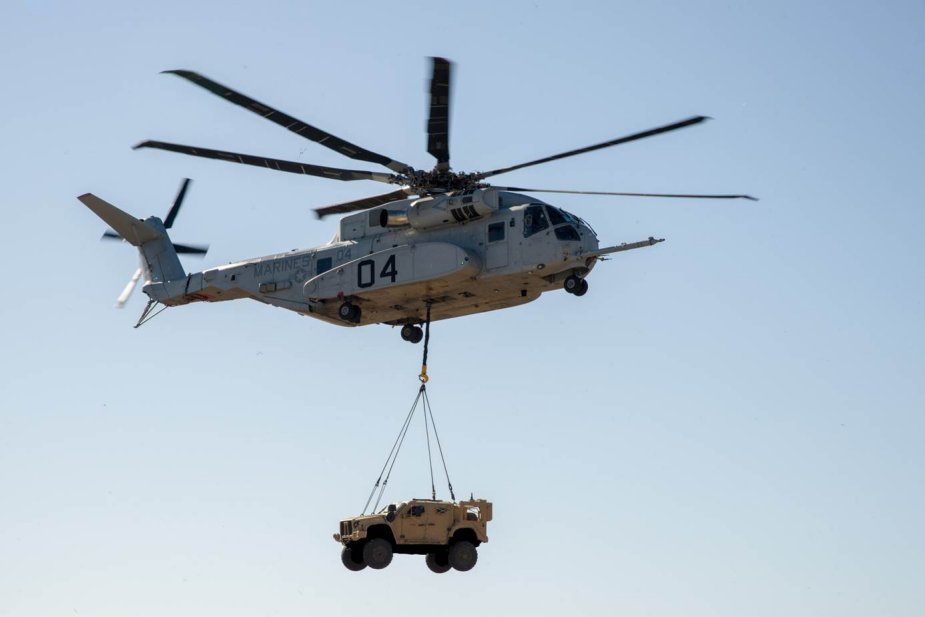 USMC CH 53K successfully demonstrates JLTV vehicle lift 001
