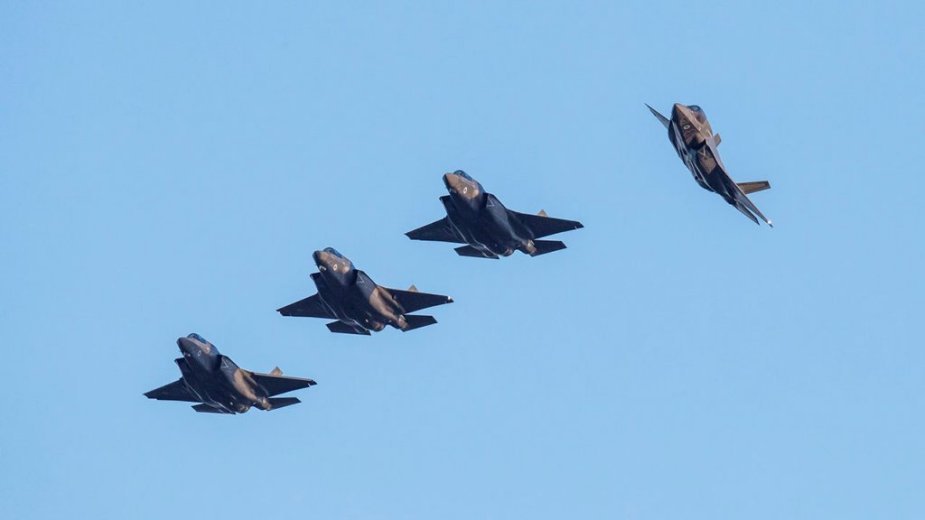 UK first four F 35B fighter jets come ome to RAF Marham 001