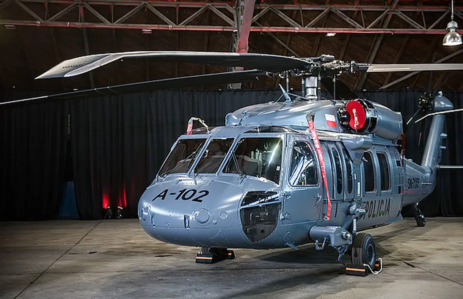 Polish National Police receives two S 70i Black Hawk helicopters 001