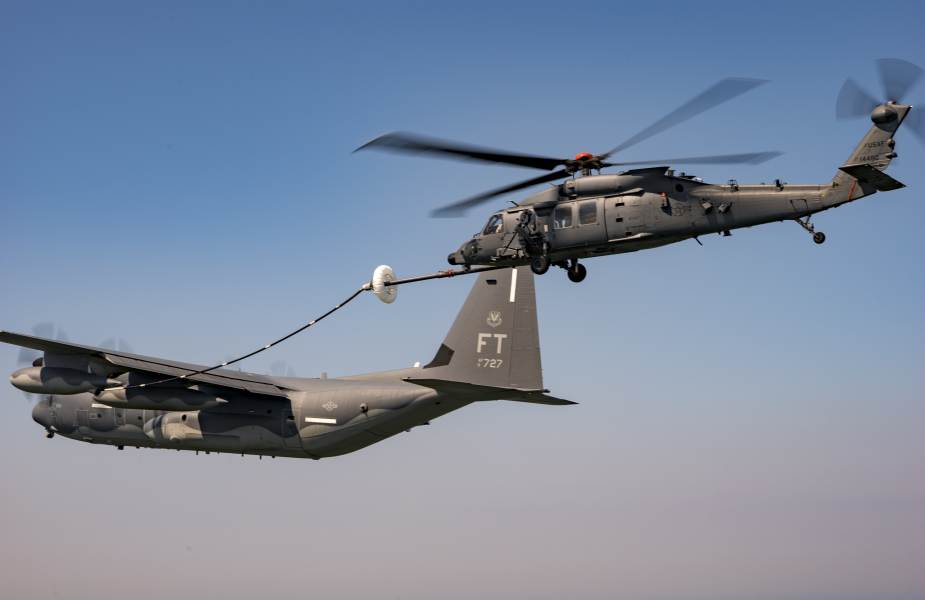 US Air Force HH 60W Jolly Green II combat rescue helicopter conducts first aerial refueling 925 001