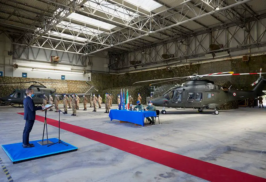 Leonardo delivers its first AW169 basic training helicopter to the Italian 925 001