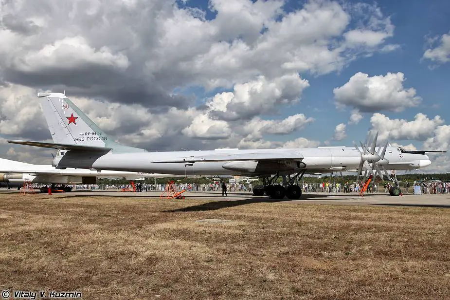 Russian Tu 95MS bomber is able to fire Kh 101 Kh 102 Raduga nuclear capable cruise missiles 925 001
