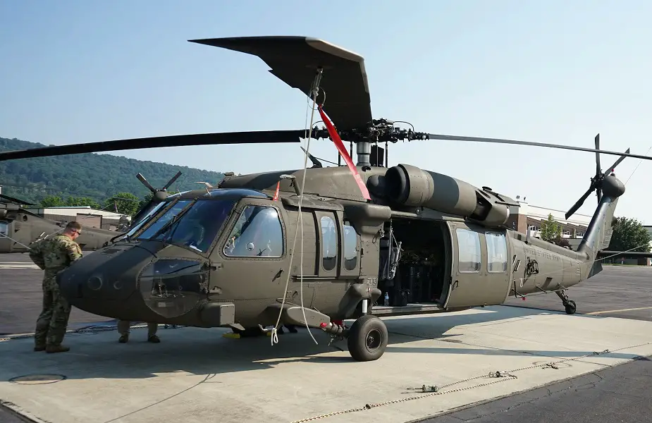 Pennsylvania National Guards Eastern Army National Guard Aviation Training Site received the first fielding of UH 60V Black Hawk helicopters 01