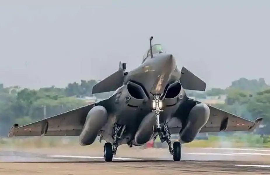 Indian Air Force receives three Rafale fighter jets 01