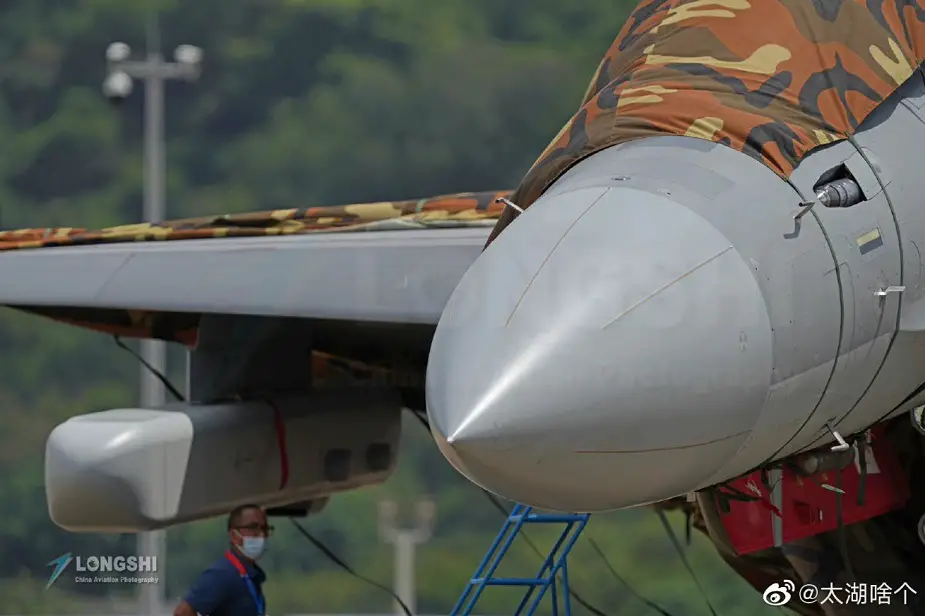 J 16D fighter showcased for the first time at Airshow China 2021 03