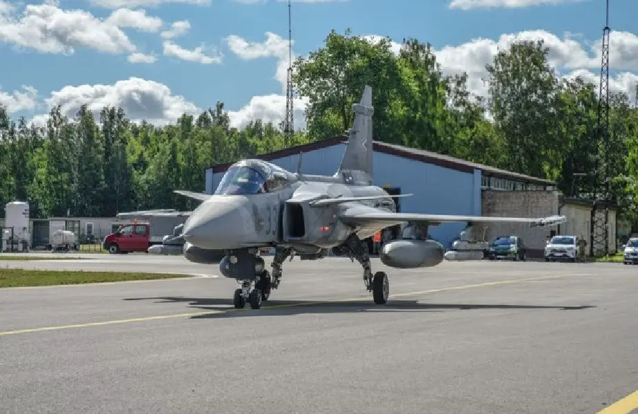 Hungarian Gipen aircraft continue NATO mission in Baltic Sea region