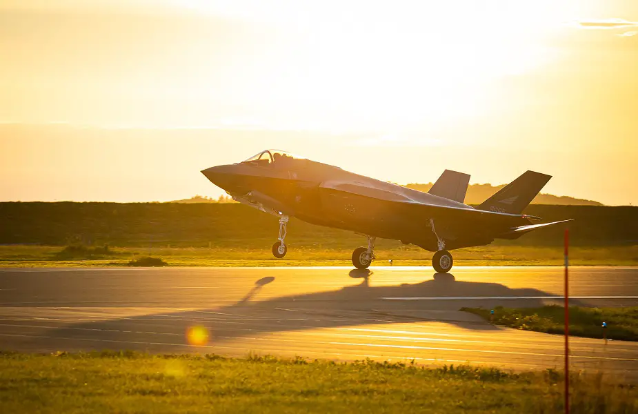 Norway receives three new F 35s 01