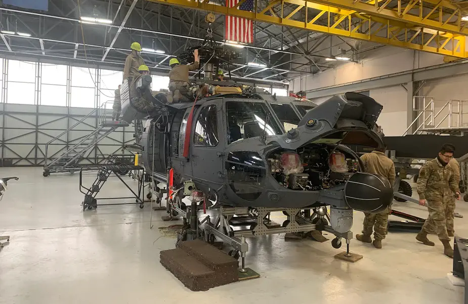 USAF inspects HH 60W Jolly Green II rescue helicopter 01