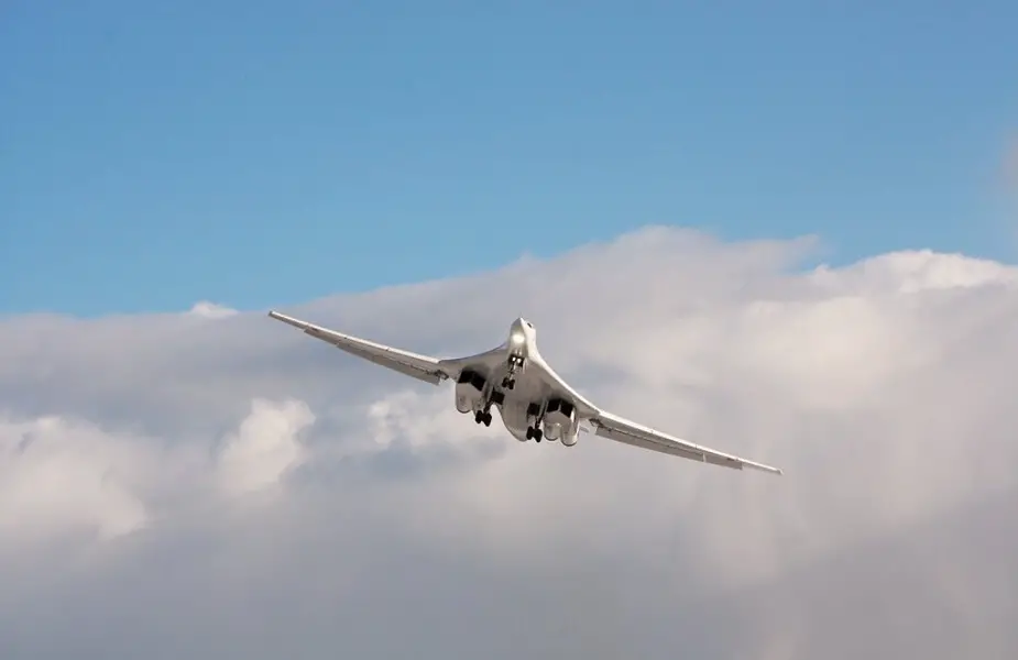 https://airrecognition.com/images/stories/news/2022/january/Two_new_modernized_stratigic_missile_carriers_Tu-160m_will_reinforce_Russian_long_range_aviation_in_2022-01.jpg