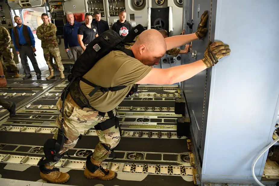 US Air Force examines the use of exoskeleton for moving cargo 02